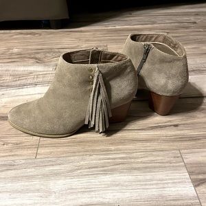 Vionic Women’s Faros Fringe Boot Bootie Size 10 Greige Grey Beige